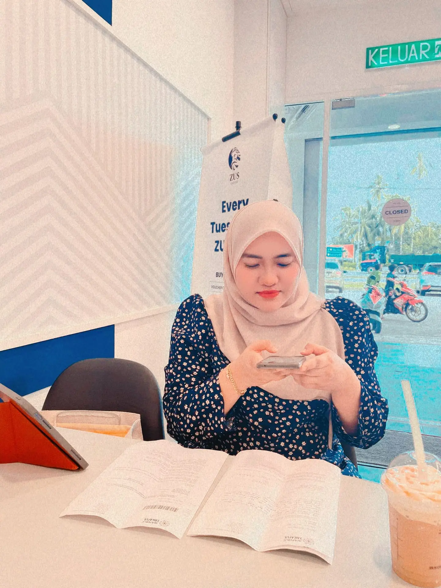 AIA Takaful NISA Static takaful and insurance ad: Founder or UGC ad for takaful, relatable cafe scene that applying is easy