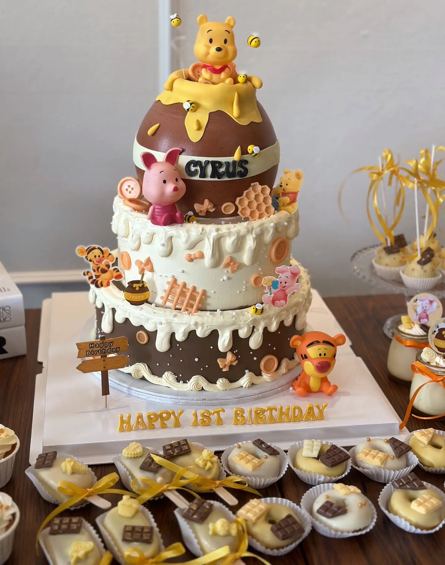 米糖·Baking Static bakery and dessert ad: Showcase ad for happy 1st birthday
