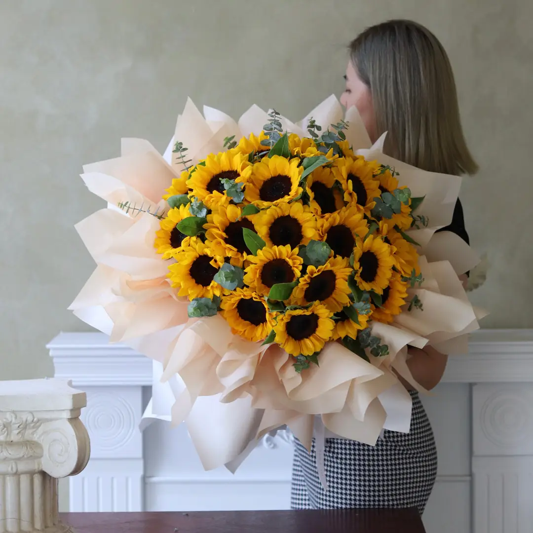 Hua Bar Flower Dynamic florists and gifting ad: Showcase ad for make birthdays bloom with joy