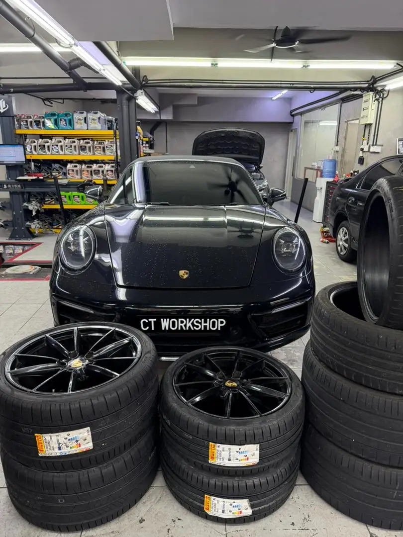 CT Pusat Tayar Dan Servis Kereta Carousel automotive ad: Showcase ad for ready-stock branded car tyres at runtuh prices, frame 2 of 5