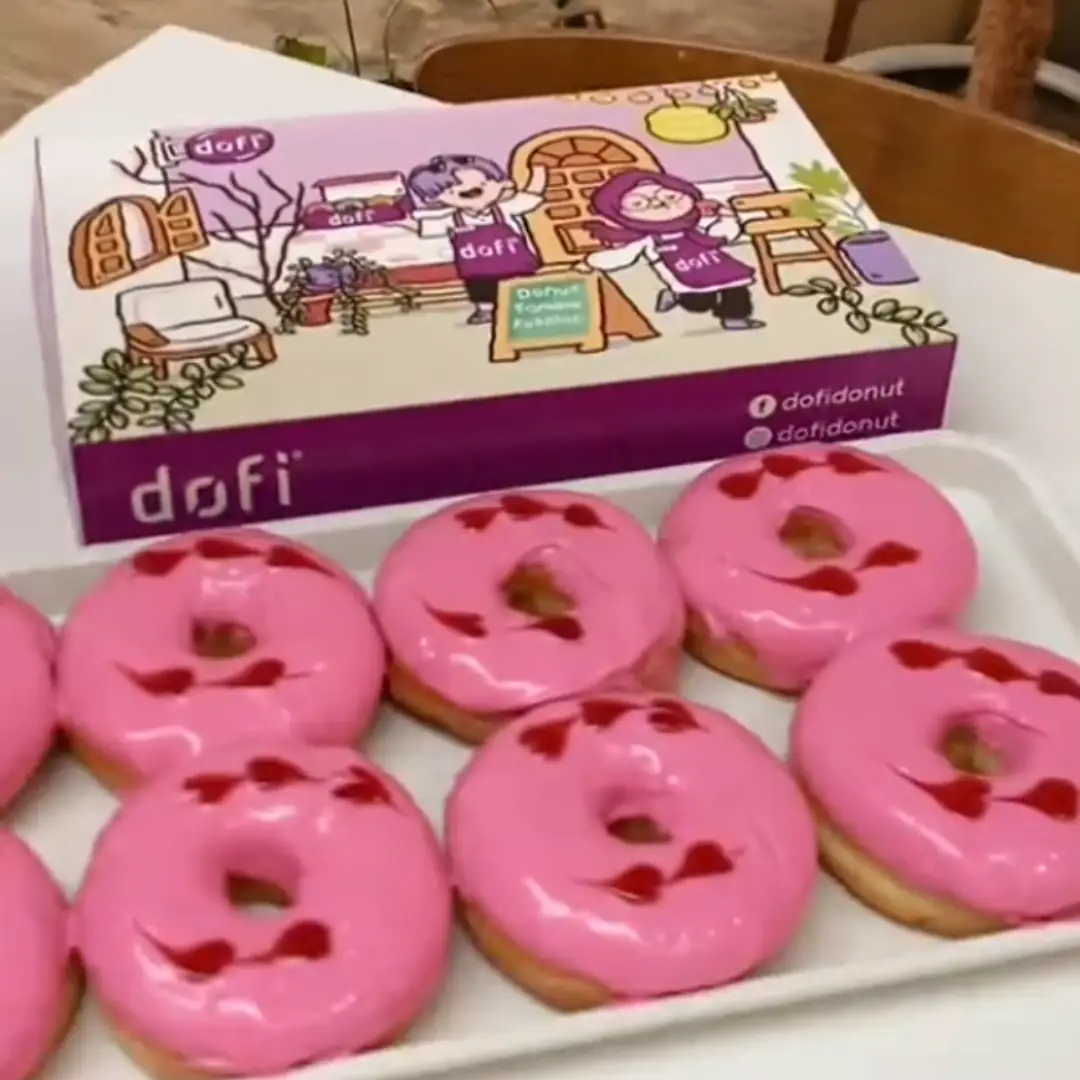 Dofi Donut Kuantan Carousel bakery and dessert ad: Showcase ad for kenapa Donut Kami Tetap Gebu Walaupun Sejuk