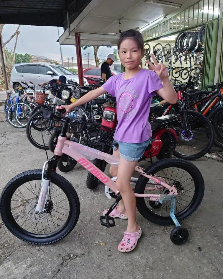 Tukang Basikal Fook Sang Carousel sports and outdoor ad: Showcase ad for bicycles for All Ages (3 to 18 Years Old)